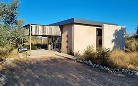 Hackberry House Black Thorn Cottage, Off Grid