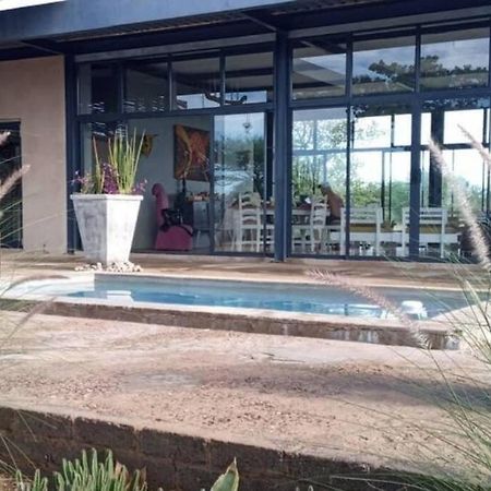 Hackberry House Black Thorn Cottage, Off Grid Khemsbok Exterior foto